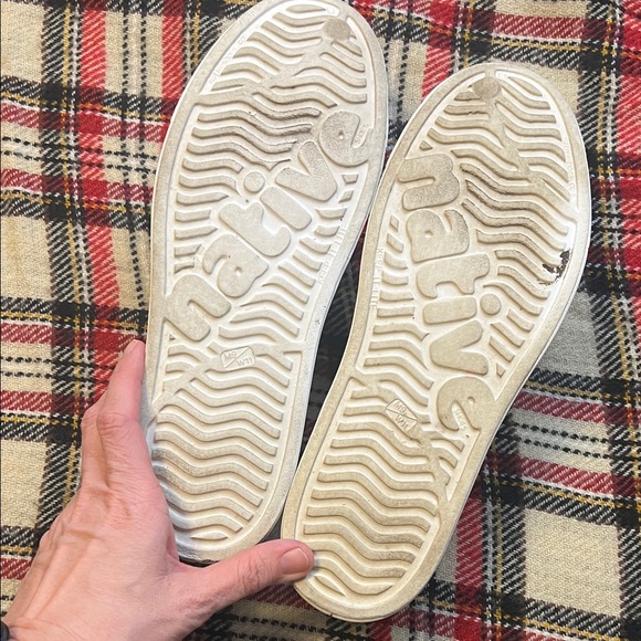 Native UNISEX White Perforated Slip-On Sneakers size 9 MENS or size 11 WOMEN’s - Picture 5 of 10